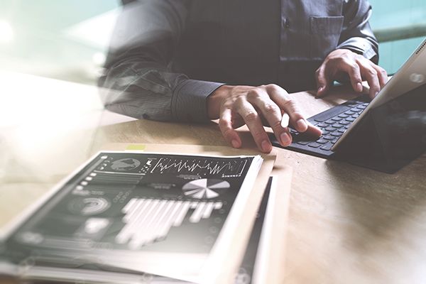 ���/����